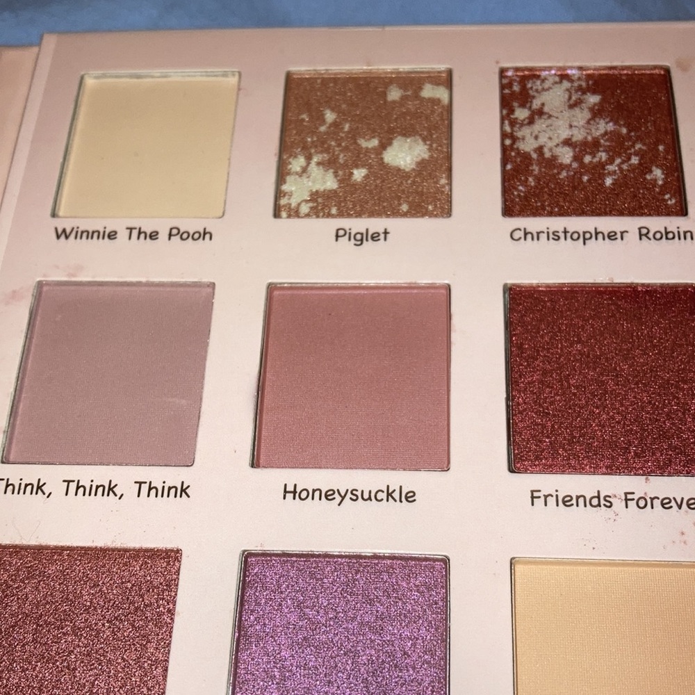 HP🎊🎊Winnie The Pooh Eyeshadow Pallet - Picture 9 of 10